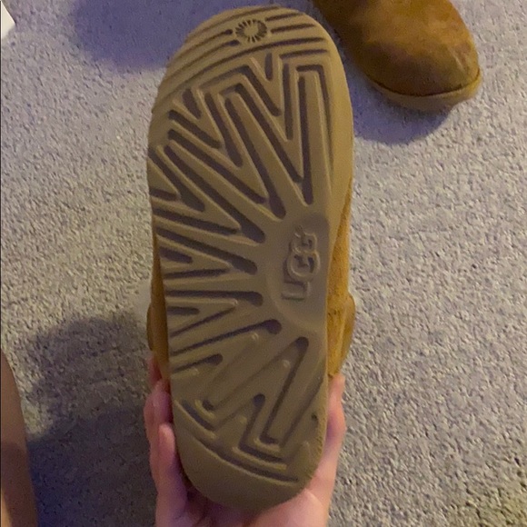 Tan UGG boots w Pom Poms - Picture 5 of 6